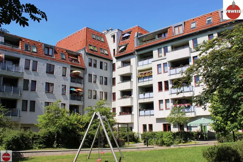 700m bis zum See. Neuer Designerboden, gerade renoviert, Balkon, EBK, ABK, Aufzug uvm. Ab 01.12.2026 — photo 1